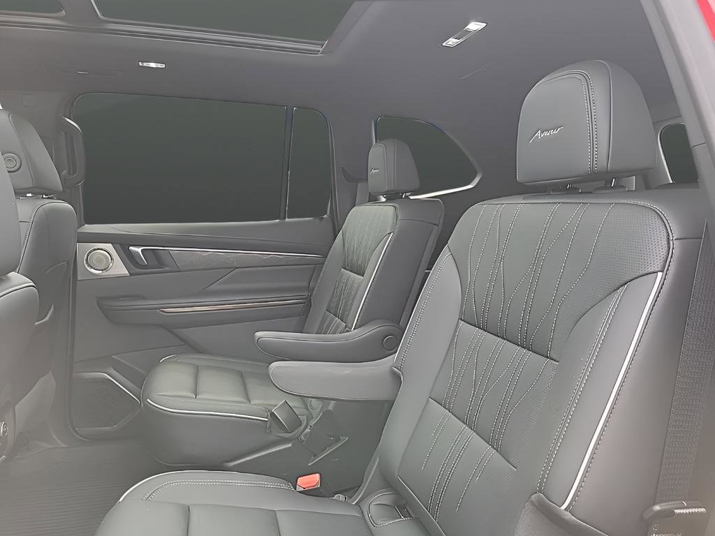 Used 2025 Buick Enclave Avenir w/ Super Cruise Package image 13