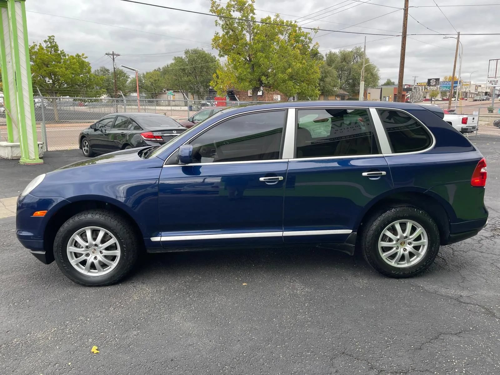 Used 2010 Porsche Cayenne AWD/4WD image 5