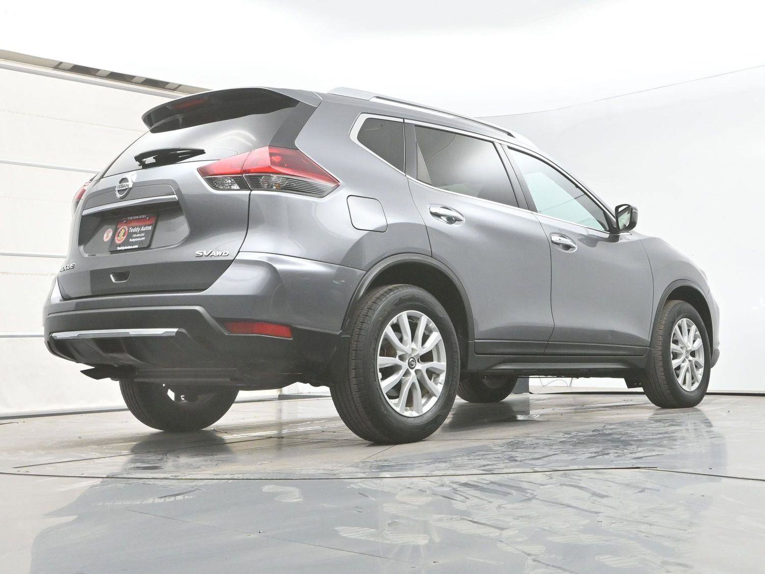 Used 2018 Nissan Rogue SV image 33