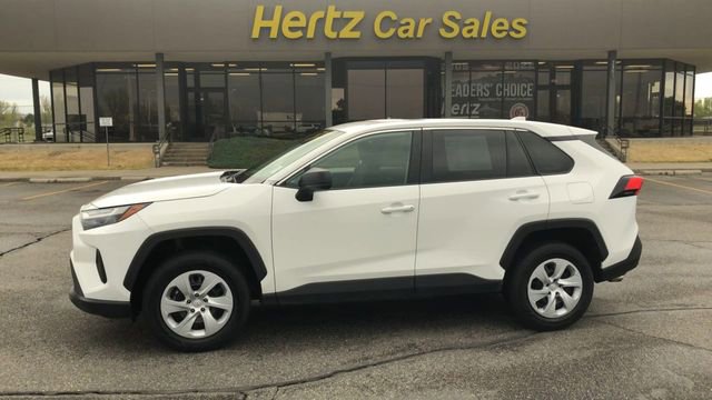 Used 2025 Toyota RAV4 LE AWD/4WD image 5