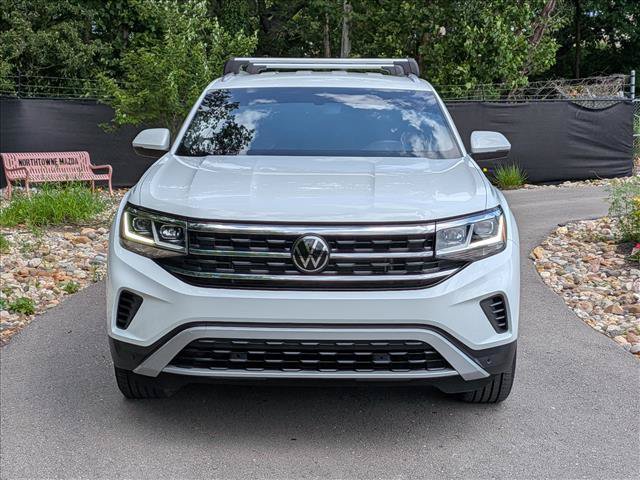 Certified 2023 Volkswagen Atlas Cross Sport SE w/ Black Wheel Package AWD/4WD image 9