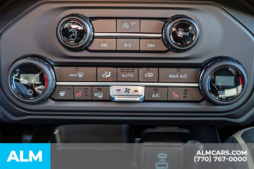 Used 2025 Ford Bronco Badlands image 39