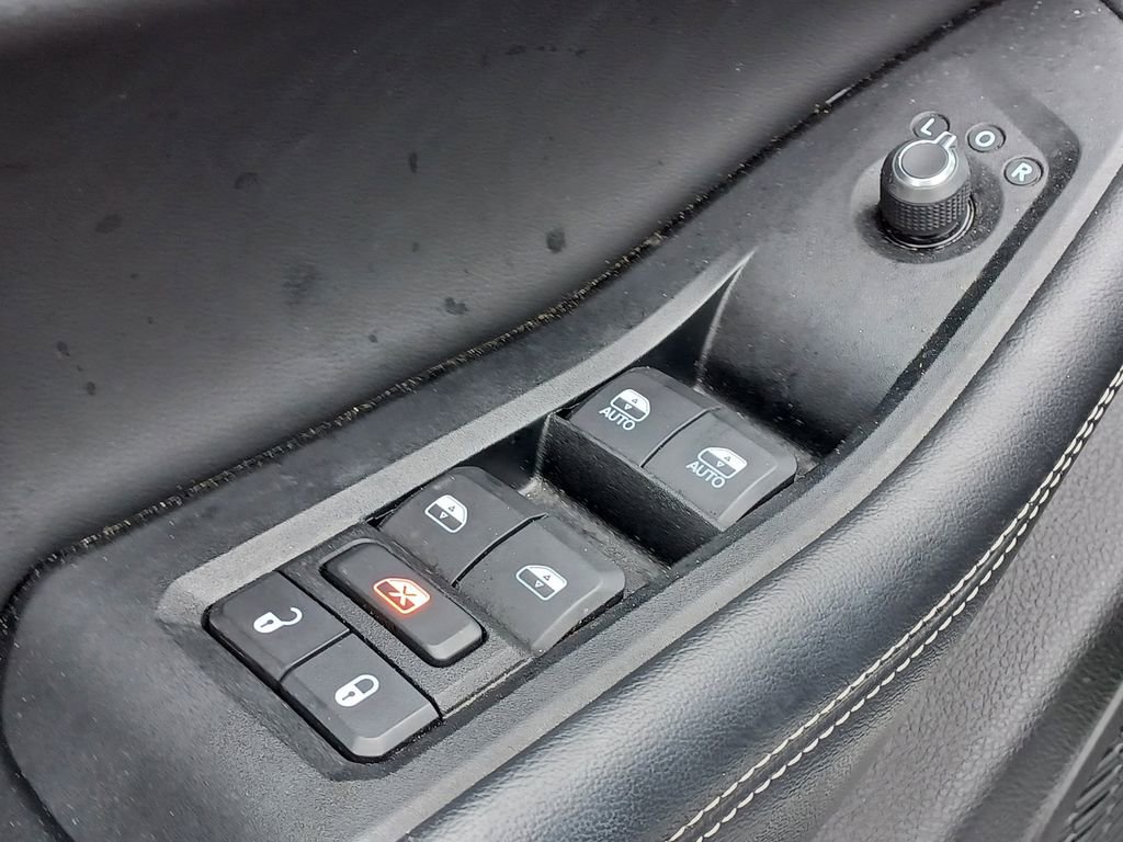 Used 2023 Jeep Grand Cherokee Altitude AWD/4WD image 13