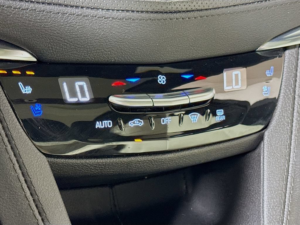 Certified 2023 Cadillac XT5 Sportv AWD/4WD image 14