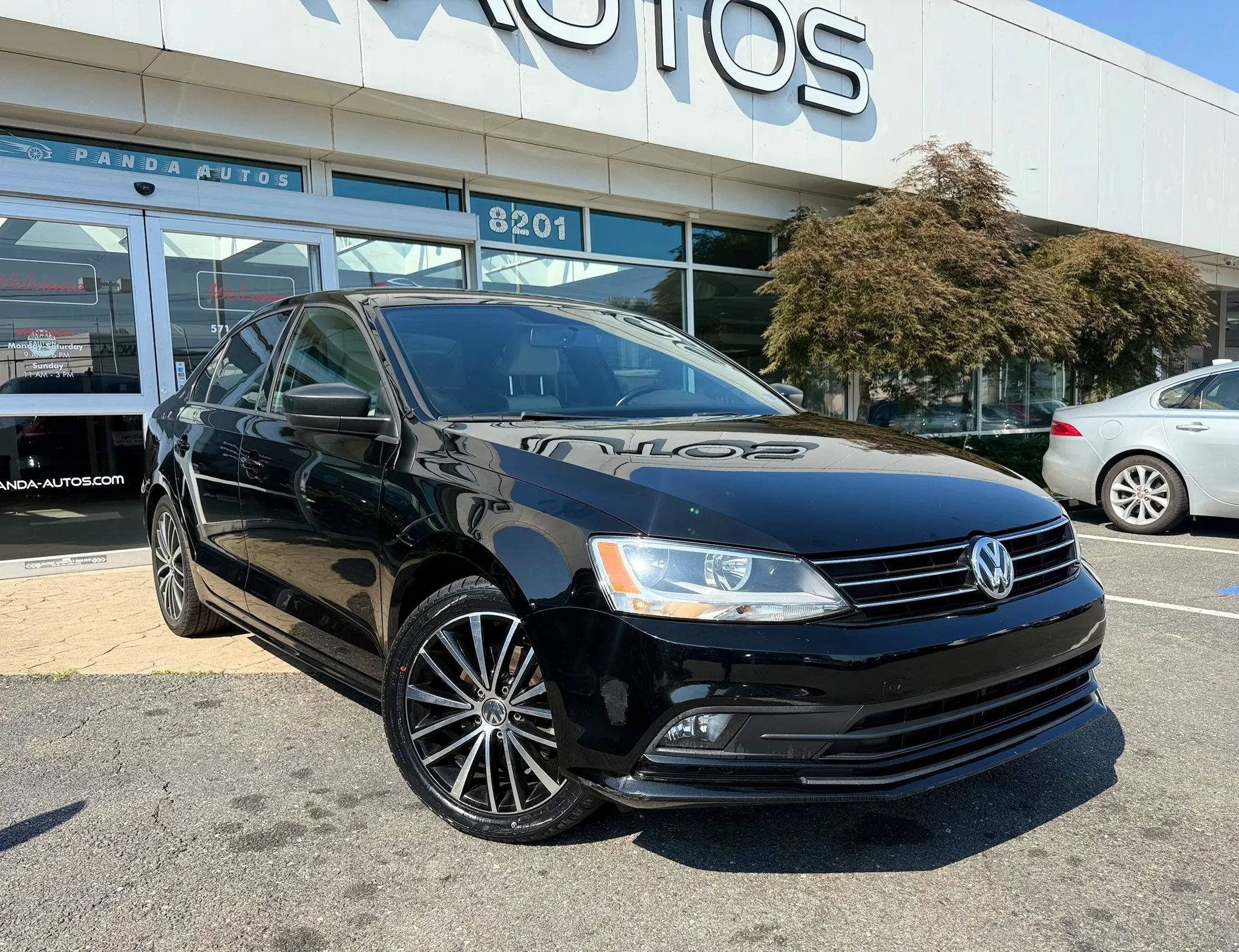 Used 2016 Volkswagen Jetta Sport FWD image 1