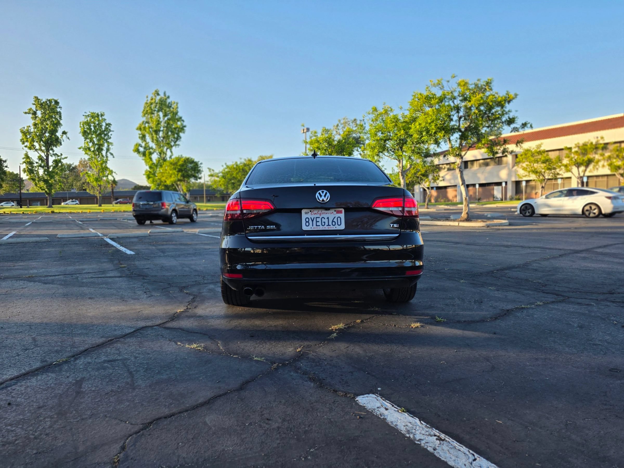 Used 2017 Volkswagen Jetta SEL FWD image 5