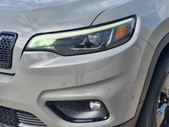 Used 2023 Jeep Cherokee Altitude Lux AWD/4WD image 9
