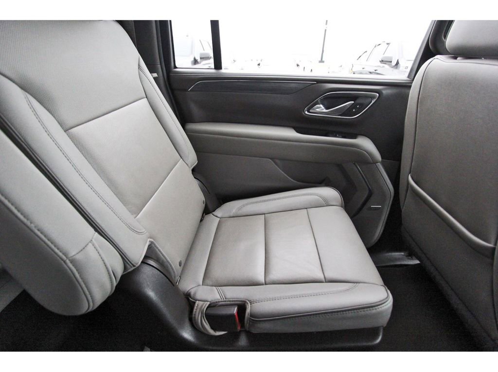 Used 2023 GMC Yukon XL SLT image 11