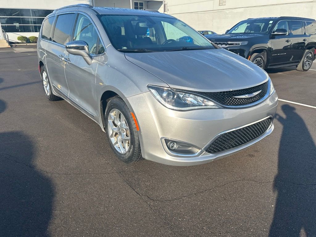 Used 2019 Chrysler Pacifica Limited FWD image 3