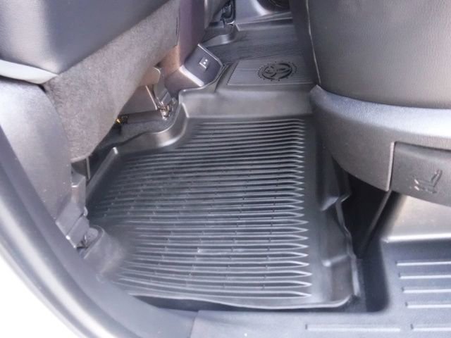 Used 2023 Toyota Highlander XLE image 40