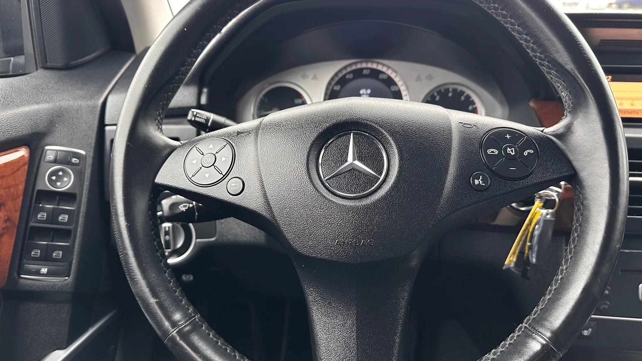 Used 2012 Mercedes-Benz GLK 350 4MATIC image 14