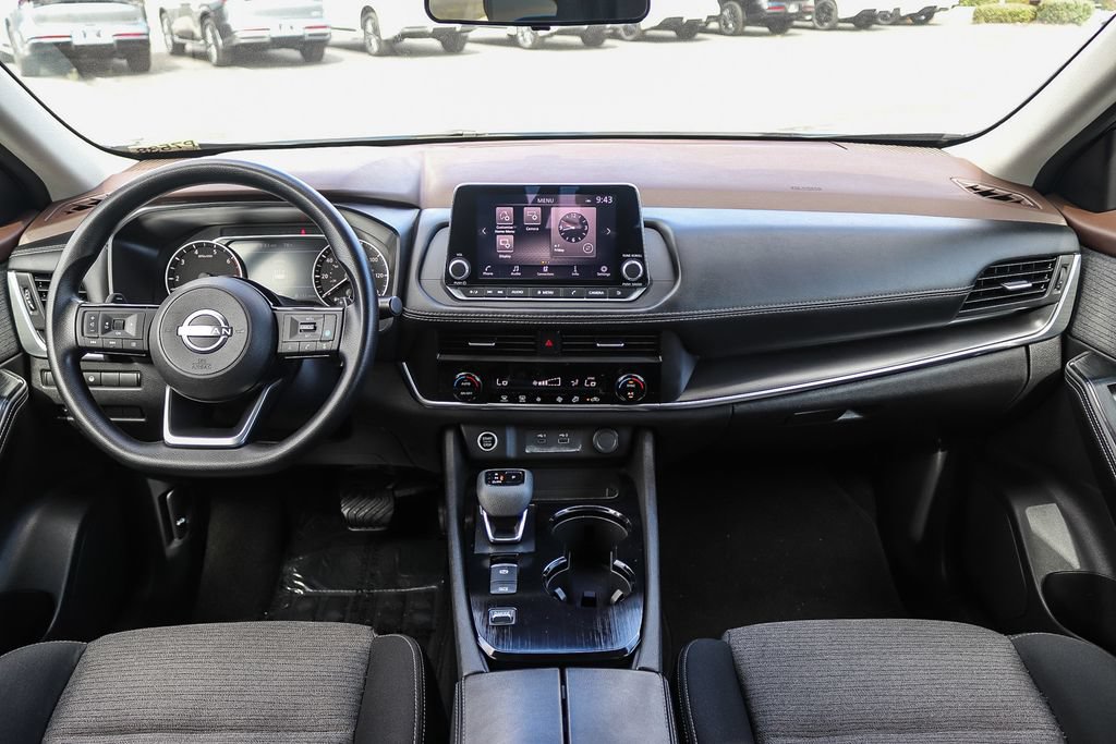 Used 2023 Nissan Rogue SV FWD image 12