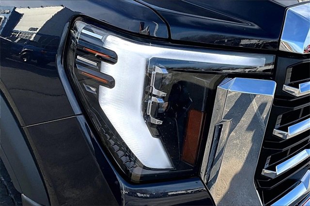 Used 2024 GMC Sierra 2500 SLT w/ SLT Convenience Package image 33