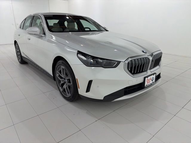 Used 2026 BMW 530i xDrive w/ Premium Package AWD/4WD image 7