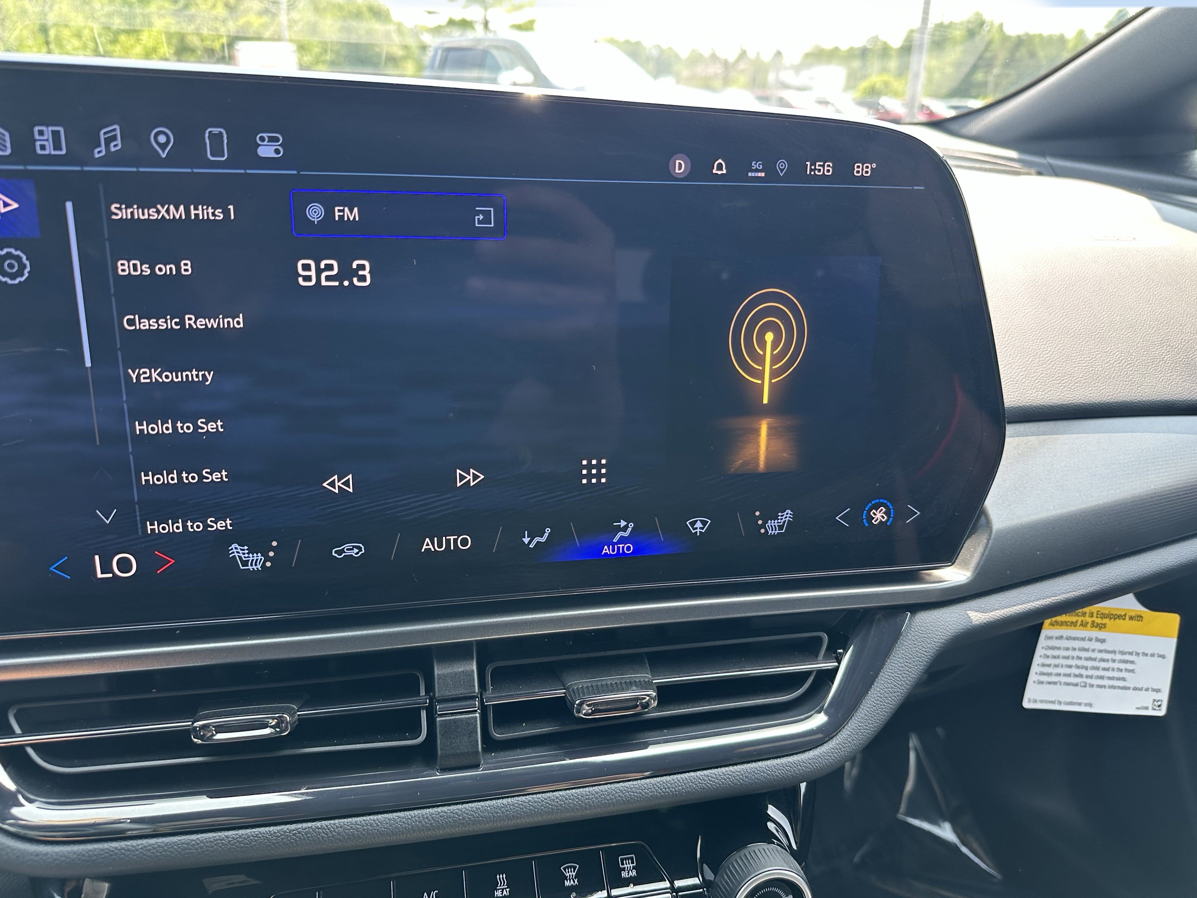 New 2025 Chevrolet Equinox EV RS image 13