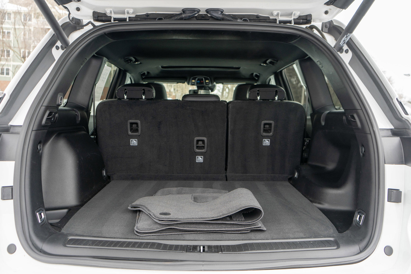 Used 2023 Jeep Grand Cherokee Altitude image 9