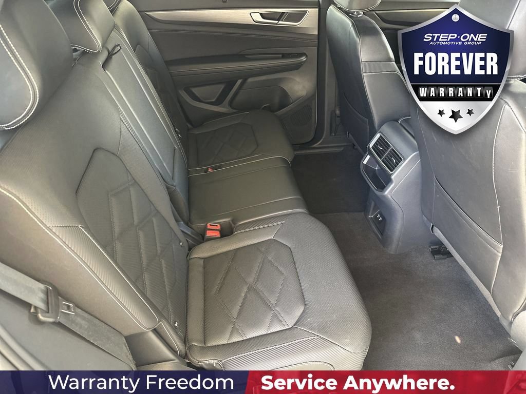 Used 2025 Volkswagen Atlas Cross Sport SE FWD image 35