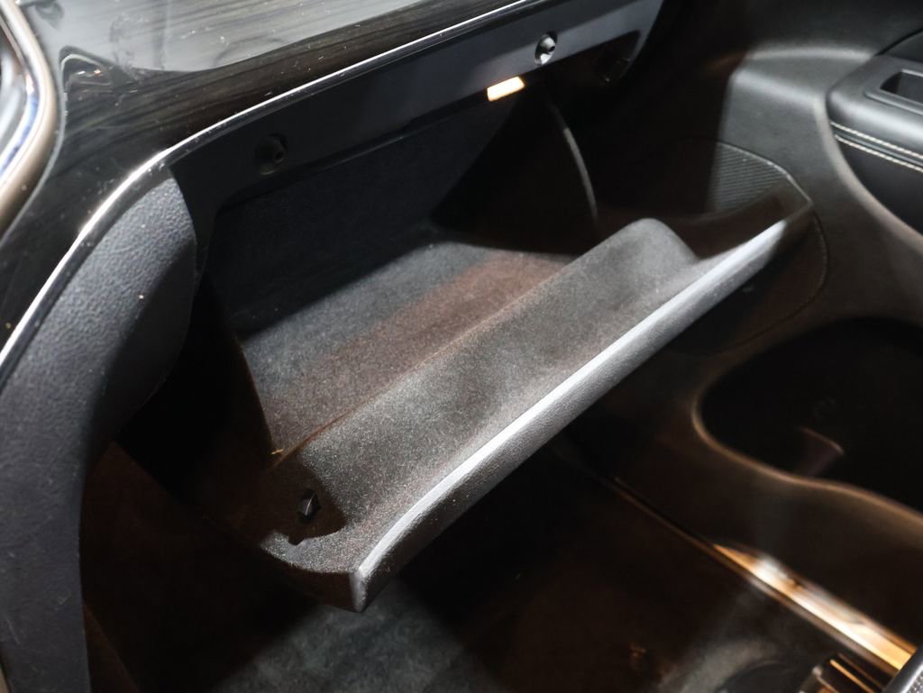 Used 2015 Jeep Grand Cherokee Overland w/ Advanced Technology Group image 42