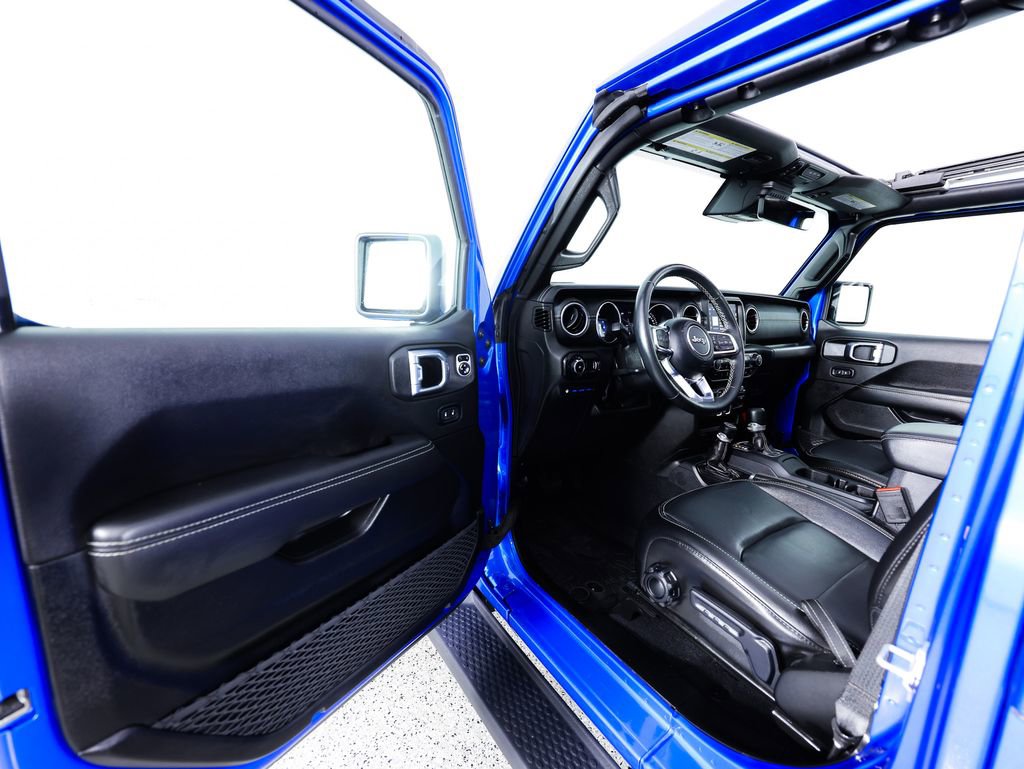 Used 2023 Jeep Wrangler Unlimited Sahara w/ Cold Weather Group AWD/4WD image 23