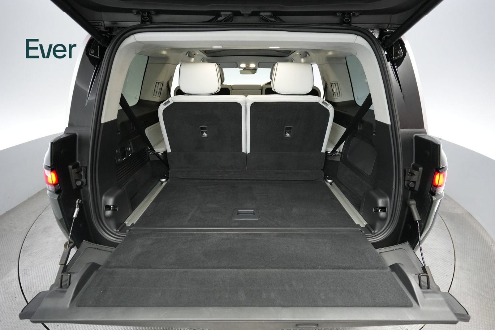 Used 2023 Rivian R1S Adventure AWD/4WD image 8