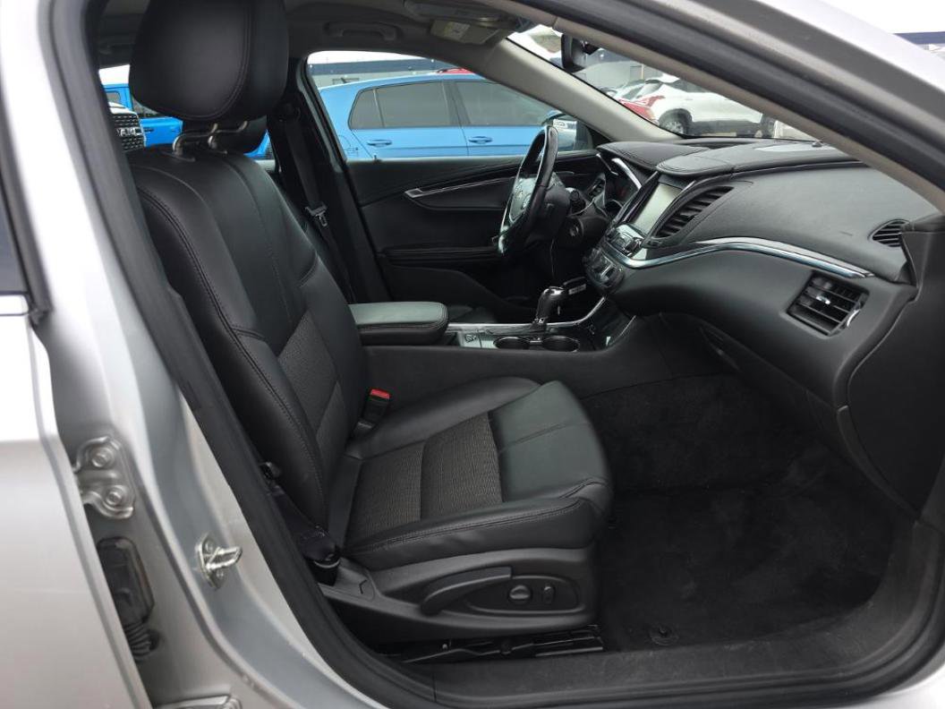 Used 2016 Chevrolet Impala LT w/ Convenience Package image 8