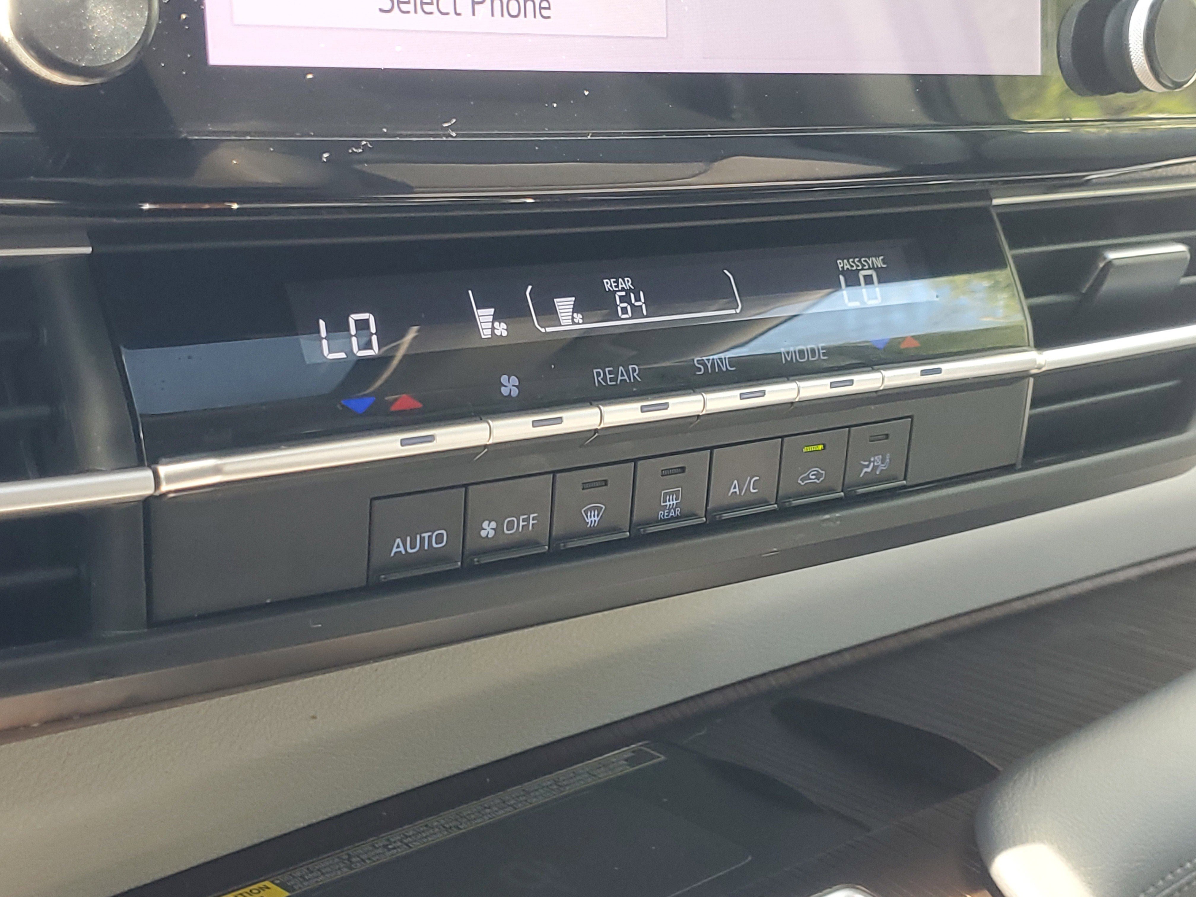 Used 2021 Toyota Sienna LE w/ LE Plus Package FWD image 29