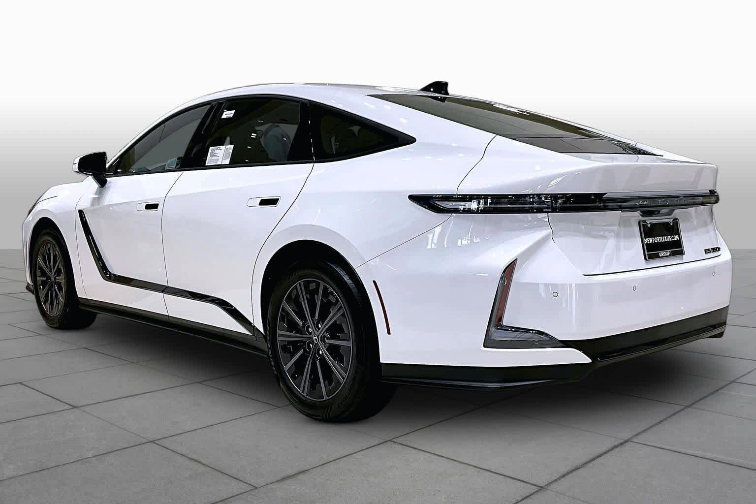New 2026 Lexus ES 350e FWD image 7