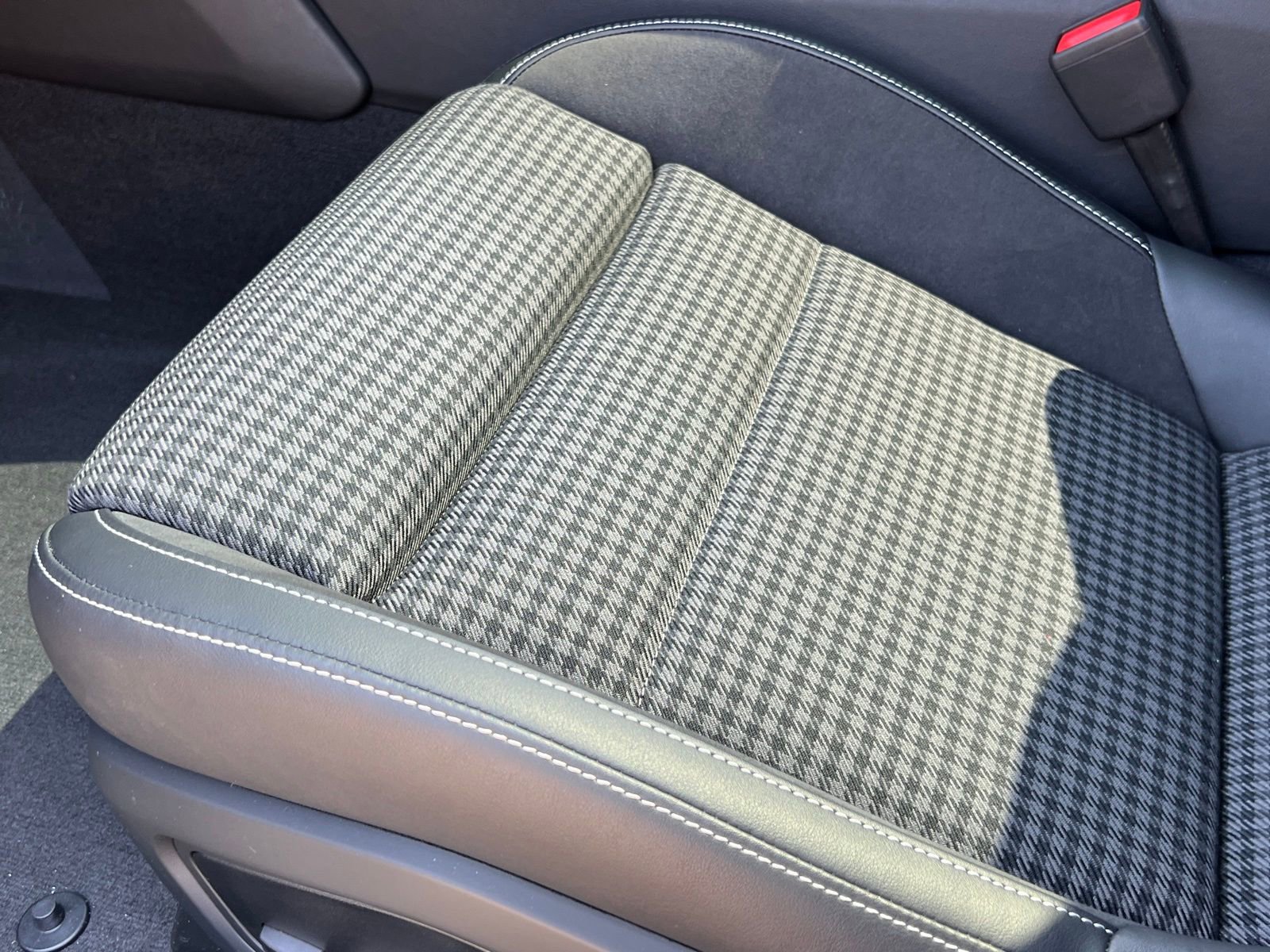 New 2025 Porsche Taycan image 30