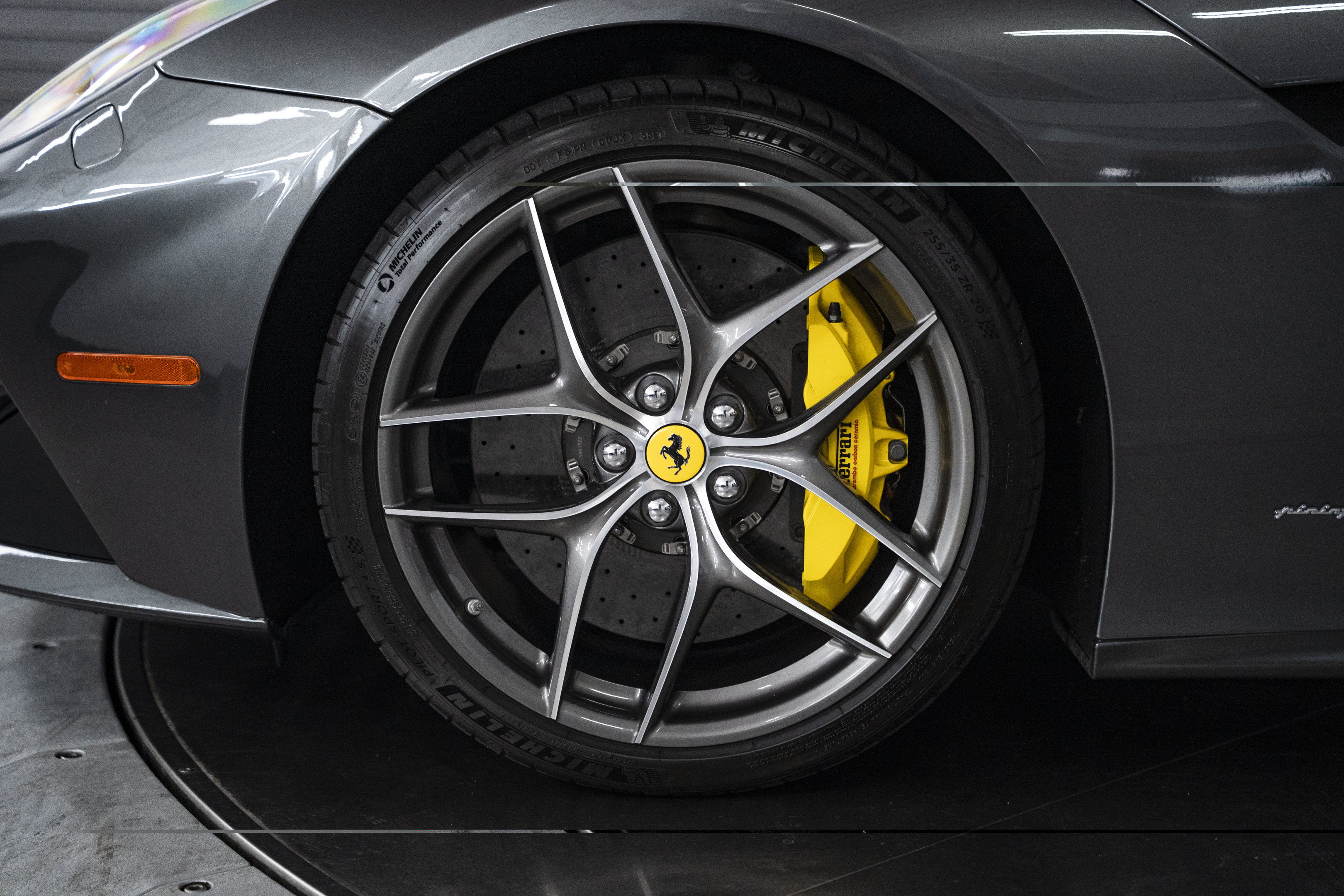 Used 2014 Ferrari F12 Berlinetta RWD image 17