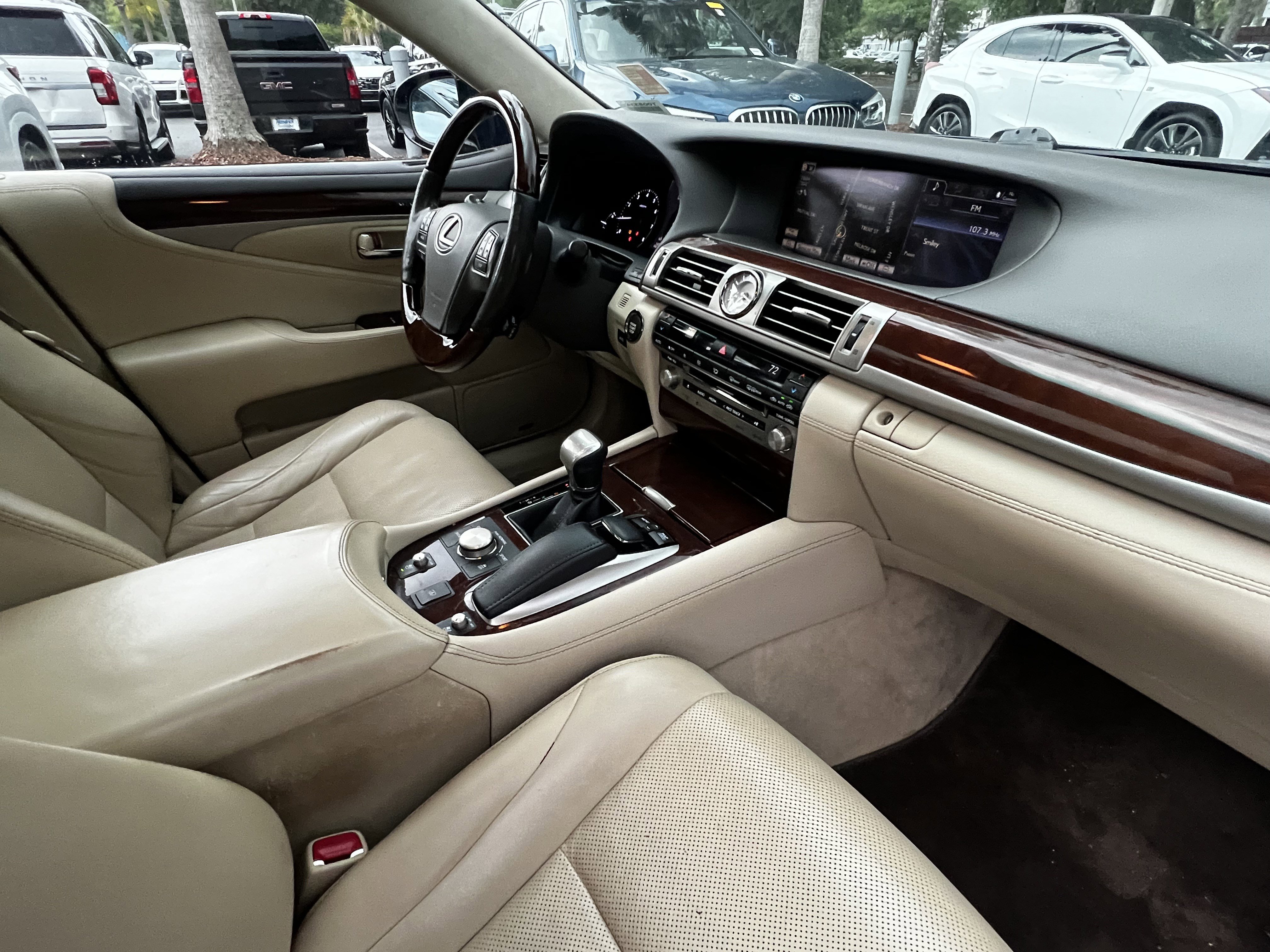 Used 2013 Lexus LS 460 L w/ Preferred Accessory Package RWD image 48