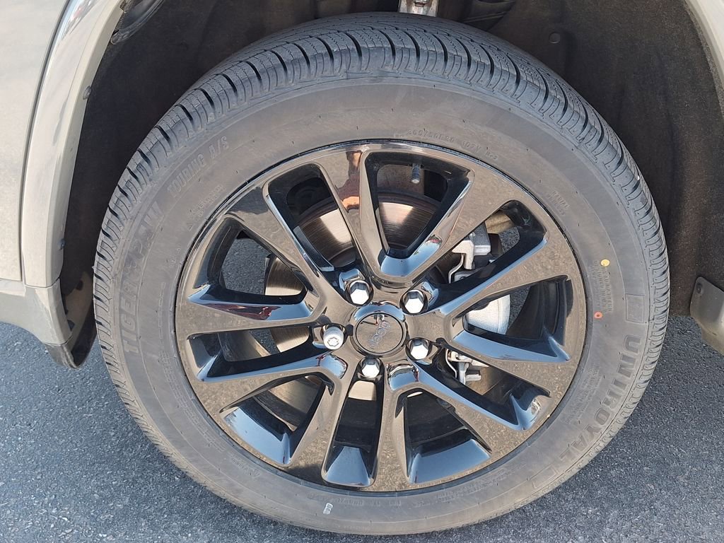 Used 2020 Jeep Grand Cherokee Altitude image 32