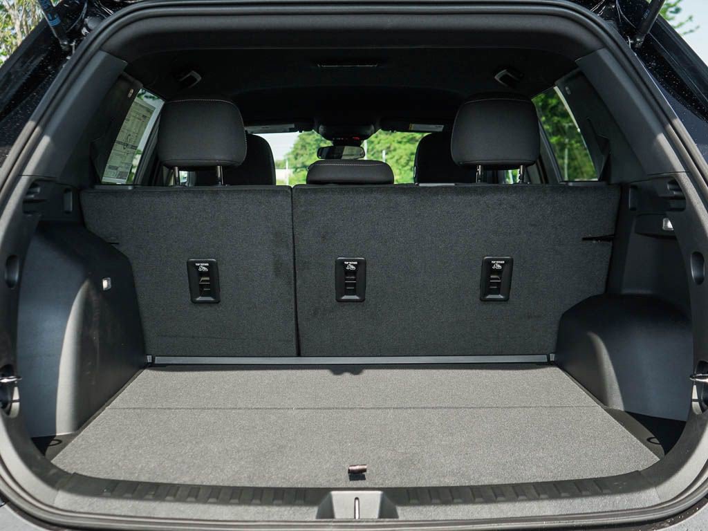 New 2027 Chevrolet Equinox LT FWD image 8