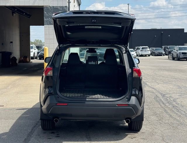 Used 2020 Toyota RAV4 LE w/ All Weather Liner Package image 31