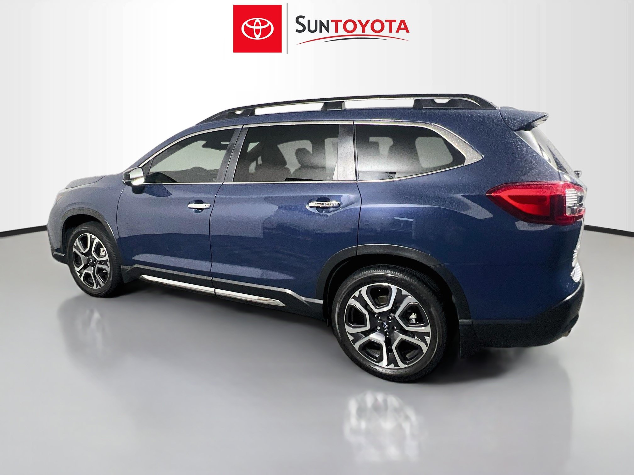 Used 2024 Subaru Ascent Touring w/ Popular Package #2 AWD/4WD image 6
