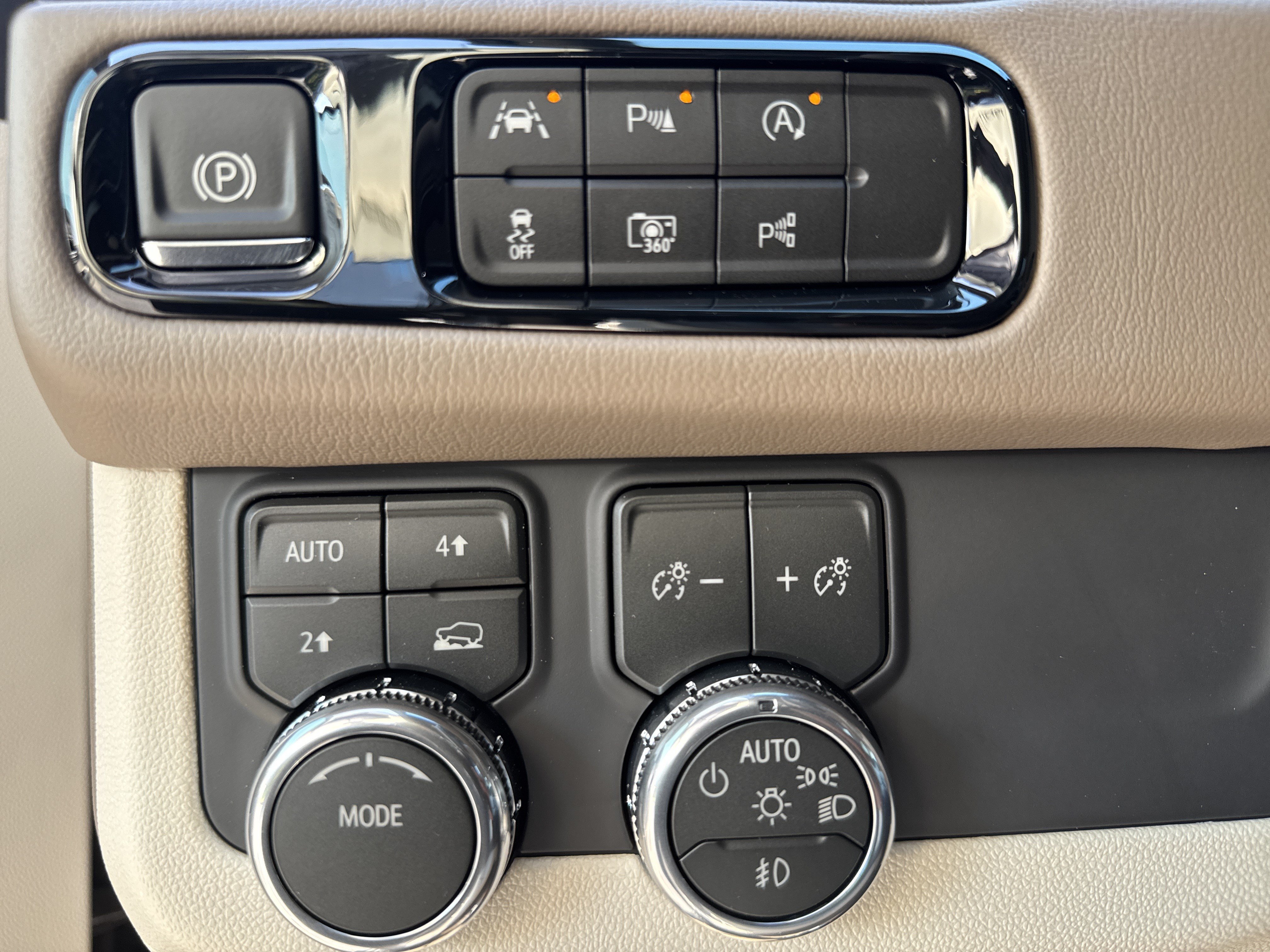 New 2026 GMC Yukon XL Denali w/ Sun & Power Step Package AWD/4WD image 19