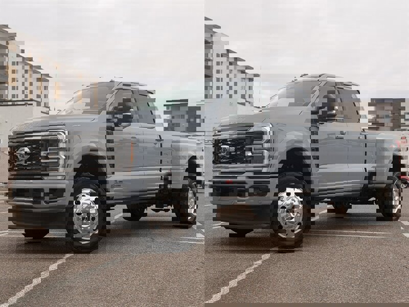 Used 2025 Ford F450 Platinum w/ FX4 Off-Road Package image 8