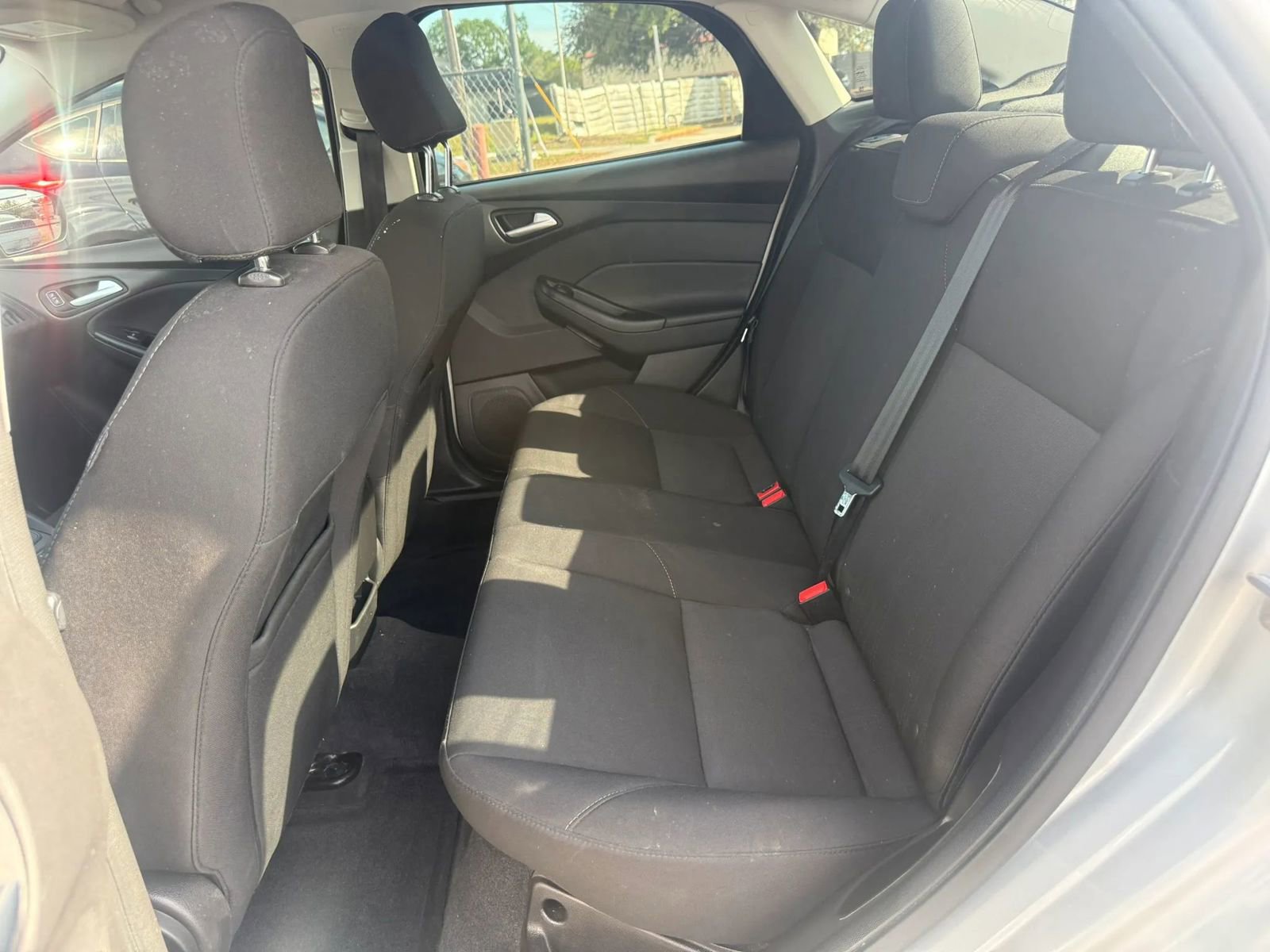 Used 2016 Ford Focus SE FWD image 11