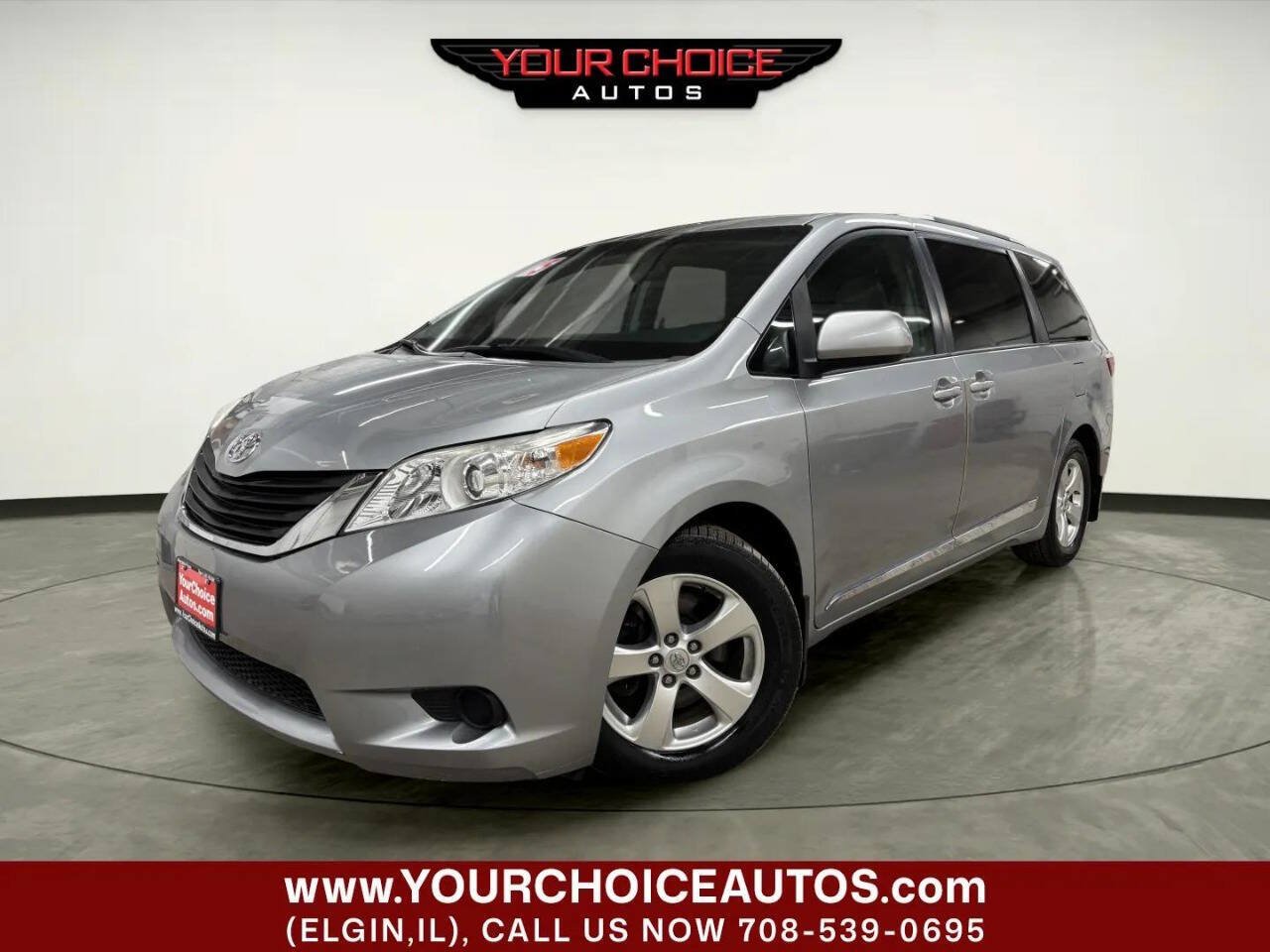 Used 2015 Toyota Sienna LE FWD image 1