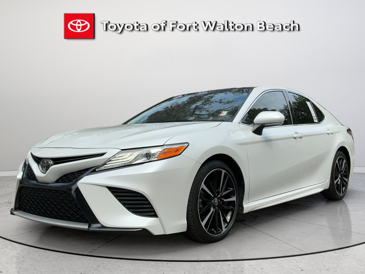 Used 2020 Toyota Camry XSE FWD image 3