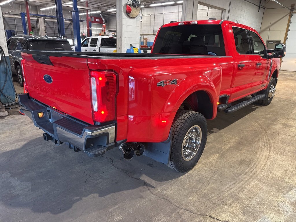 Used 2023 Ford F350 XLT image 4