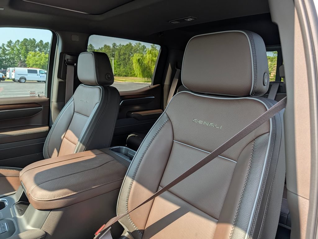 New 2026 GMC Sierra 1500 Denali w/ Denali Reserve Package AWD/4WD image 11