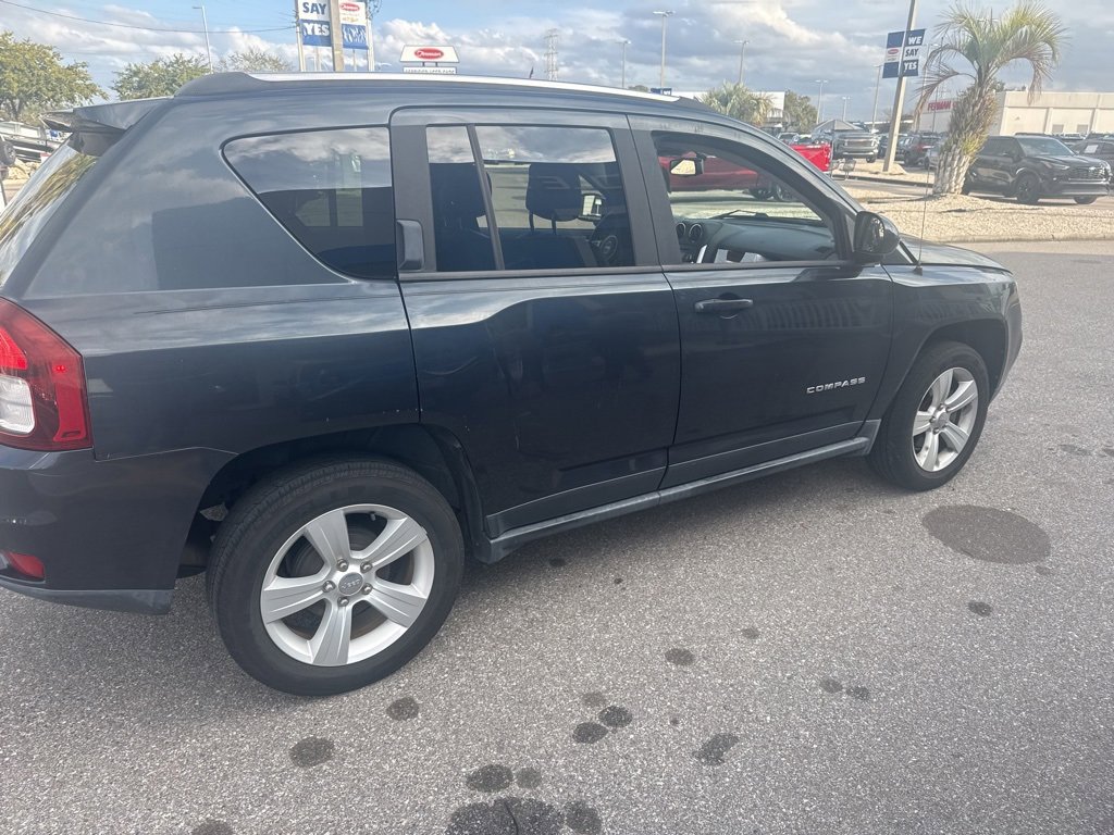Used 2015 Jeep Compass High Altitude image 3