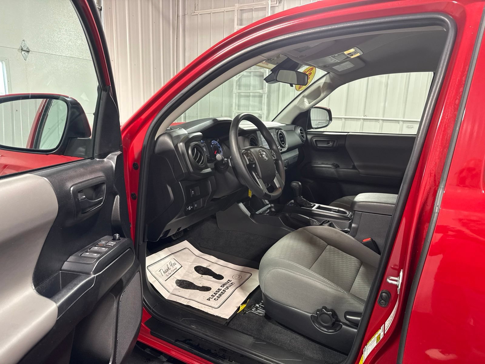 Used 2022 Toyota Tacoma SR AWD/4WD image 16