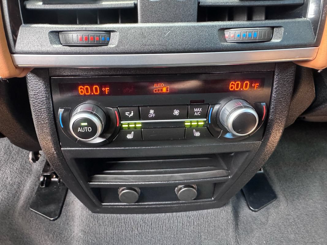 Used 2019 BMW X6 xDrive50i w/ M Sport Package AWD/4WD image 39