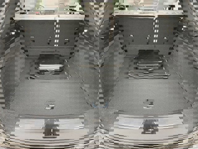 New 2025 Cadillac Lyriq Luxury image 11