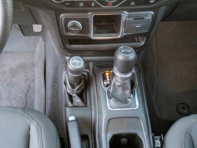 Used 2022 Jeep Wrangler Willys image 19