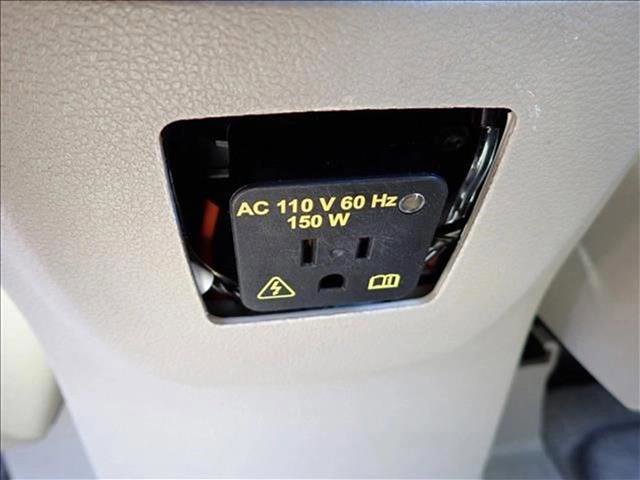 Used 2013 Ford C-MAX SEL image 9