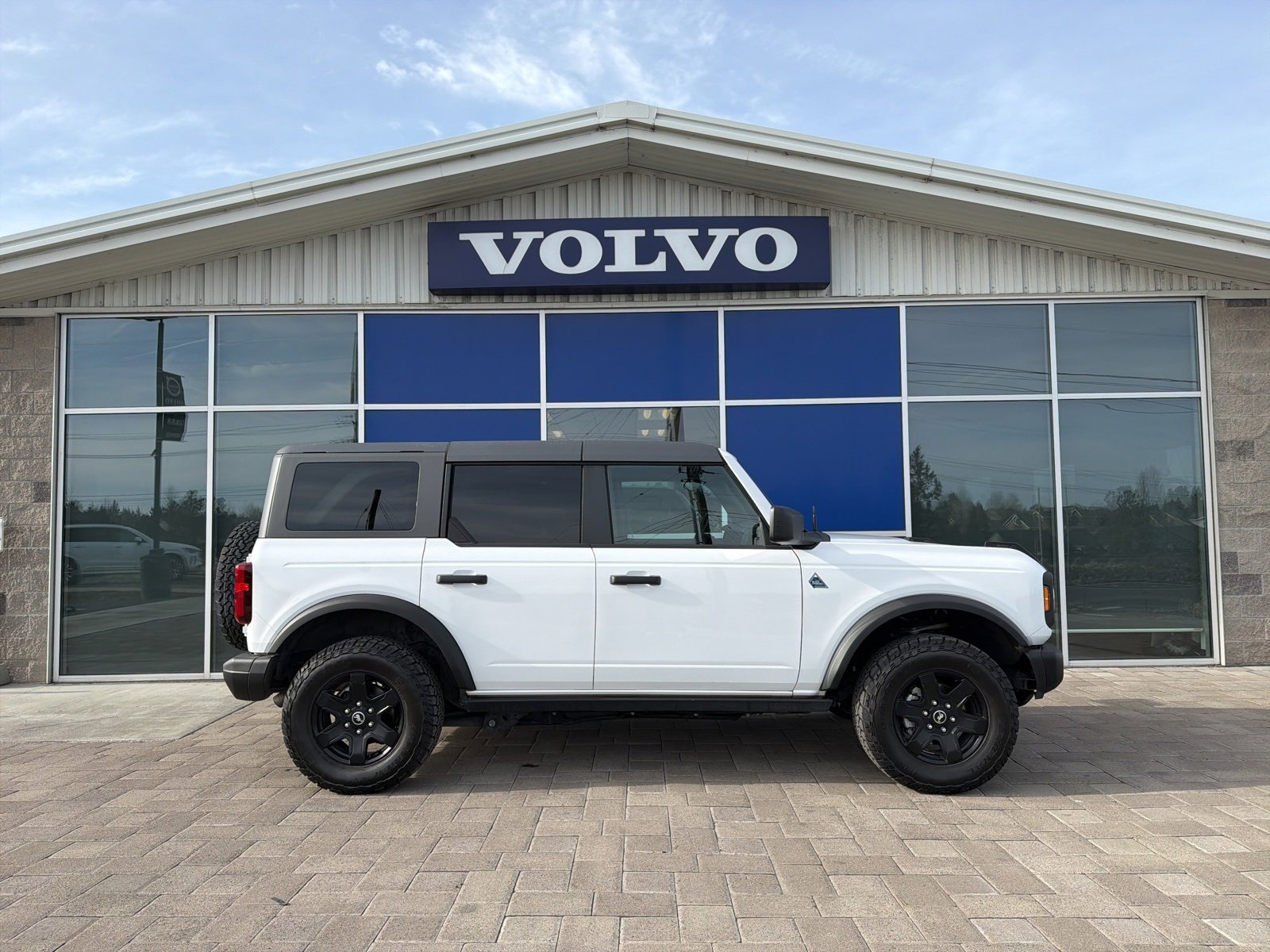 Used 2024 Ford Bronco Black Diamond video 2