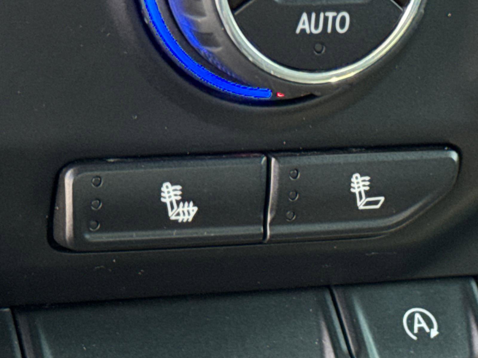 Used 2019 Chevrolet Silverado 1500 LT w/ All-Star Edition AWD/4WD image 18