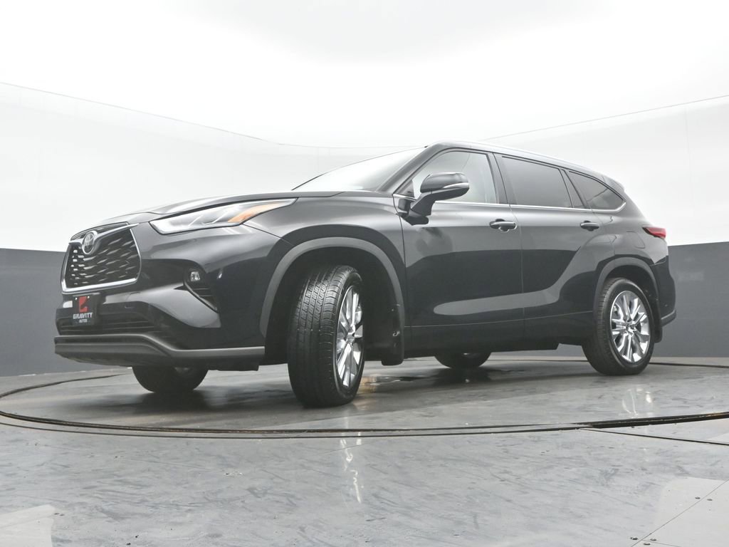 Used 2022 Toyota Highlander Limited AWD/4WD image 31